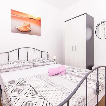 Marinera Apartment *