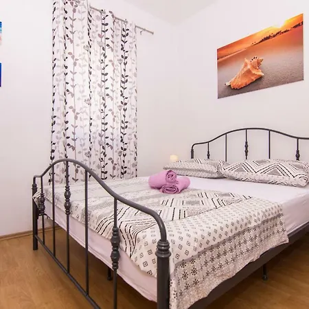 Apartment Marinera
