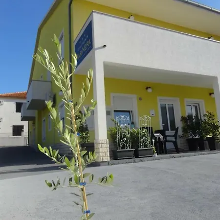 Apartment Marinera