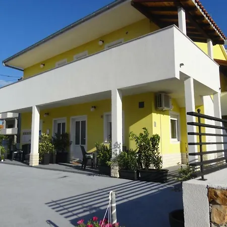 Apartment Marinera